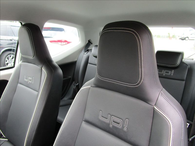 Volkswagen up! 1.0MPi 55kW Highline, Klima - fotka 15 z 36