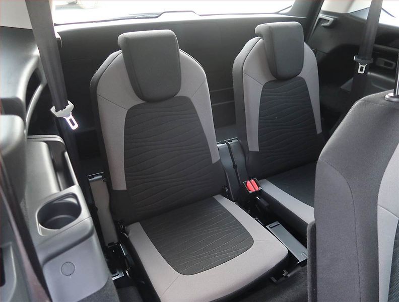 Citroën C4 Picasso (2015) 1.6 HDi, 7 míst, Serv.kniha - fotka 17 z 28