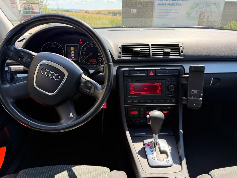 Audi A4 2,0 TDI automat - fotka 5 z 15