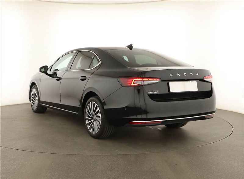 Škoda Superb (2025) 2.0 TSI, LAURIN&KLEMENT, DPH - fotka 4 z 21