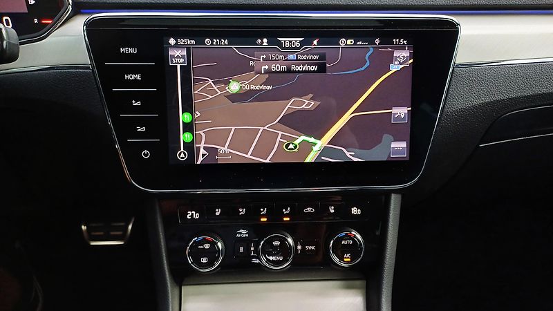 Škoda Superb L&K 147kW TDI 4x4 WEBA-PANO-TZ - fotka 29 z 50