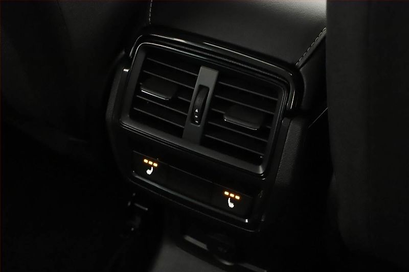 Škoda Karoq (2024) 2.0 TDI, Drive, FullLed - fotka 15 z 16