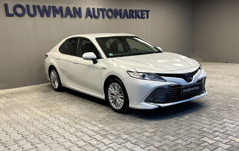 Toyota Camry 2,5 Hybrid AT Executive - fotka 14 z 17