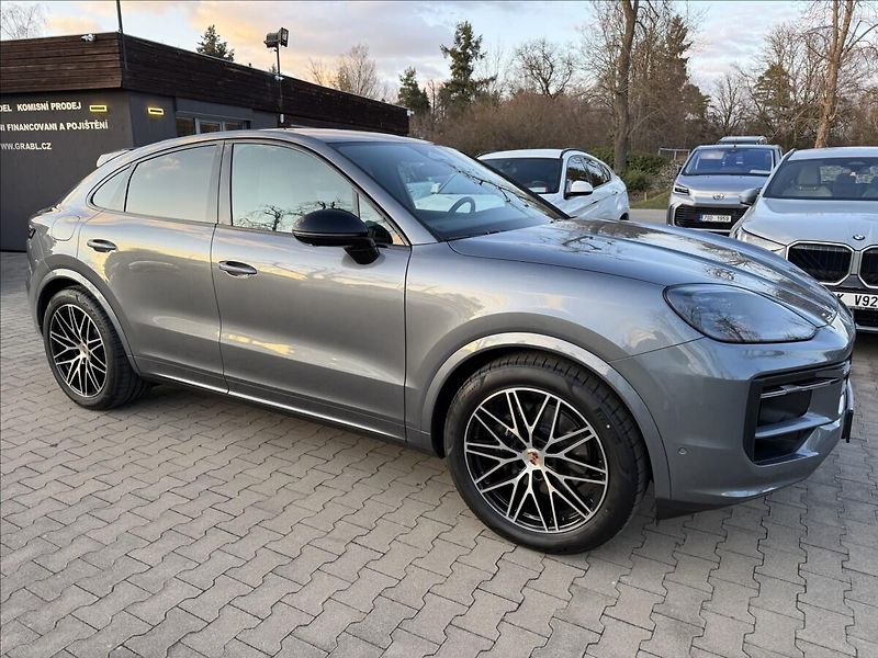 Porsche Cayenne E3 II Coupe Black Edition - fotka 4 z 37