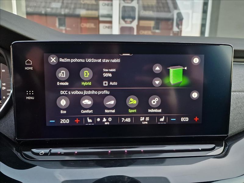 Škoda Octavia 1.4 TSI iV DSG Style,ČR,1.Maj - fotka 31 z 50