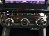 Škoda Octavia (2018) 1.5 TSI, Serv.kniha, Navi - náhled 18
