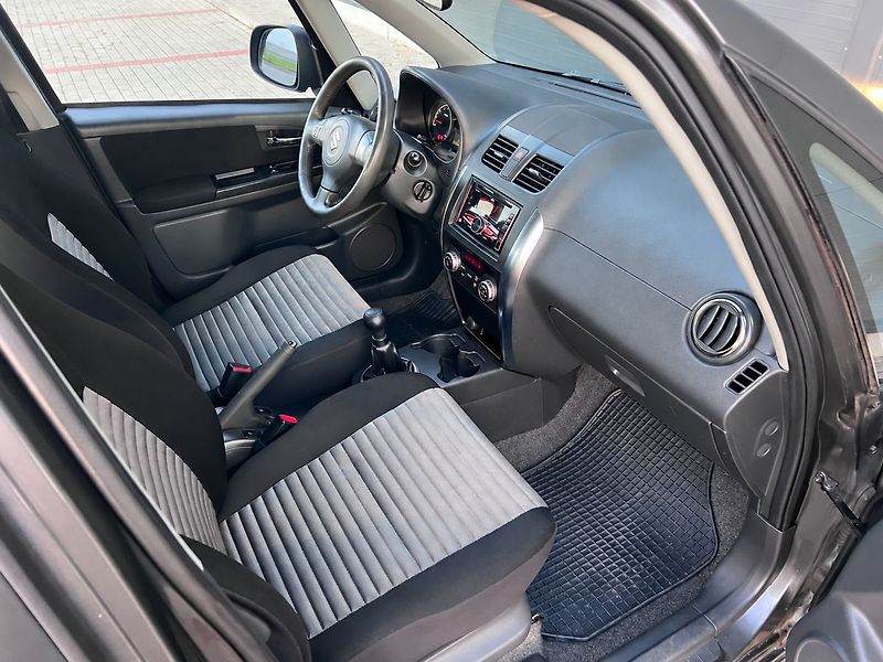 Suzuki SX4 1,6 VVti-VÝHŘEV.S-ALU - fotka 18 z 34