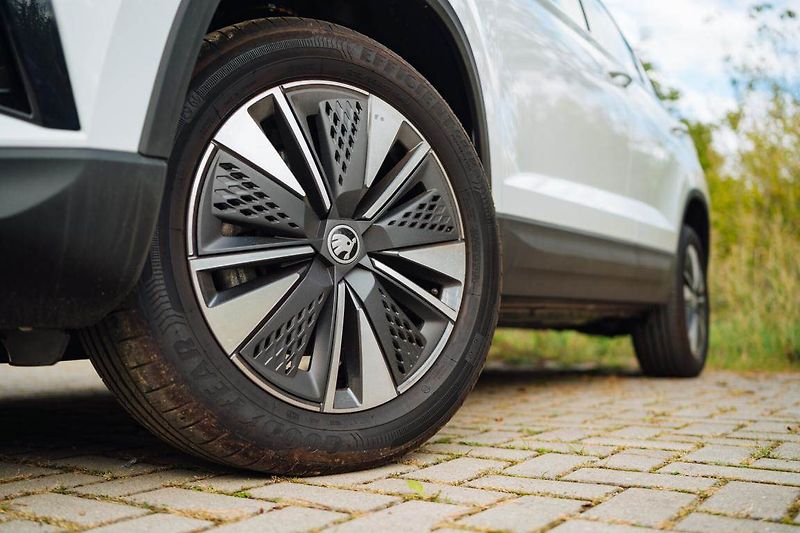 Škoda Karoq (2025) 1.5 TSI, Top Selection, ACC - fotka 9 z 25