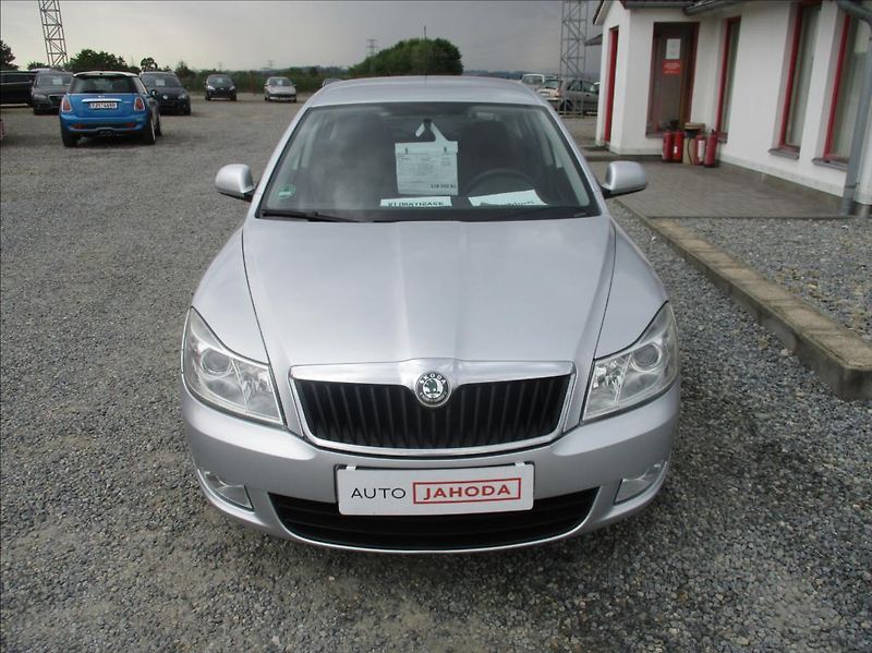 Škoda Octavia 1,4 TSI, klima, serv. kniha, - fotka 2 z 32