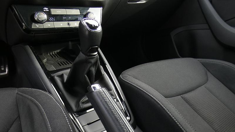 Škoda Scala 1.0 TSI Drive - fotka 6 z 24