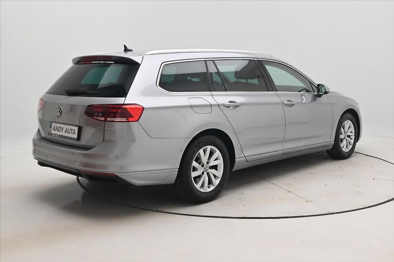 Volkswagen Passat 1,5 TSI 110 kW DSG Business Zá - fotka 5 z 31