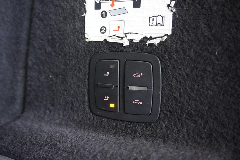 Audi Q7  4,2 TDI QUATTRO S-LINE AUT. - fotka 11 z 40