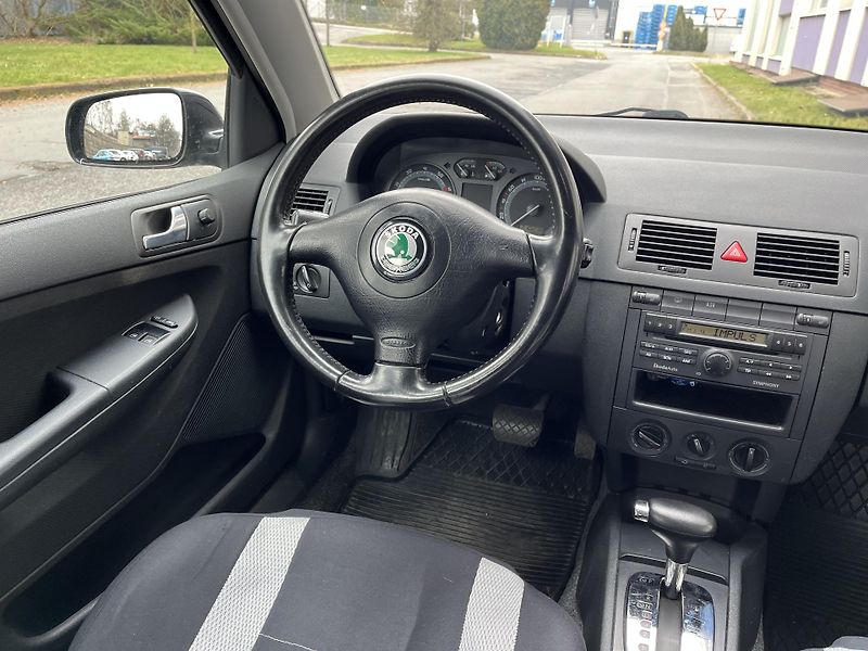 Škoda Fabia 1,4i 16V / AUTOMAT / combi  - fotka 29 z 34