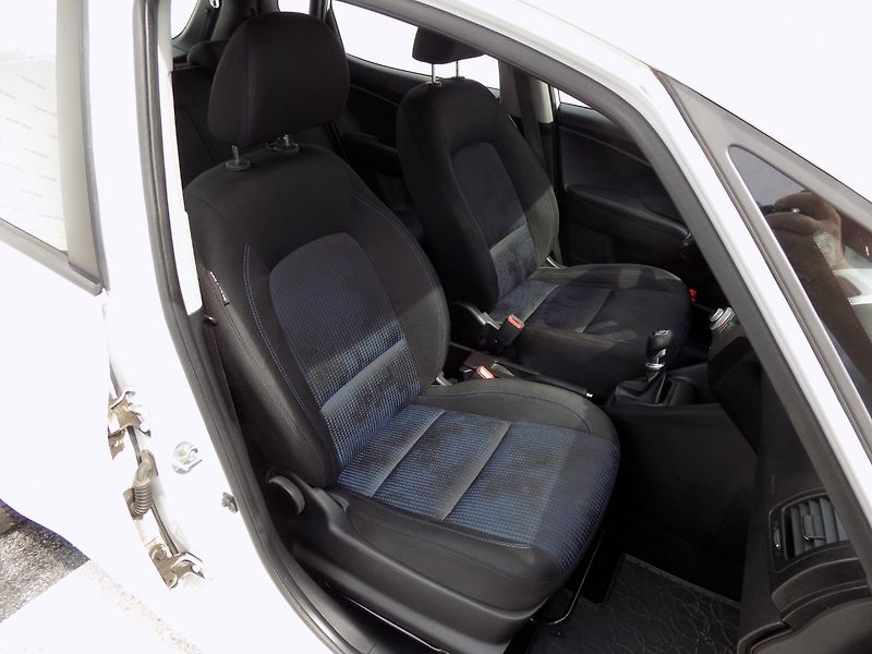 Hyundai ix20 (2017) 1.4 CRDi/1.Maj.ČR/Klima/ - fotka 16 z 30