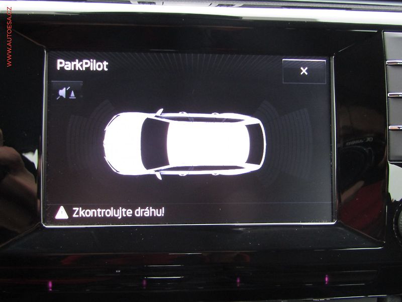 Škoda Superb (2016) 1.6 TDi, ČR, Ambition, DSG - fotka 19 z 21