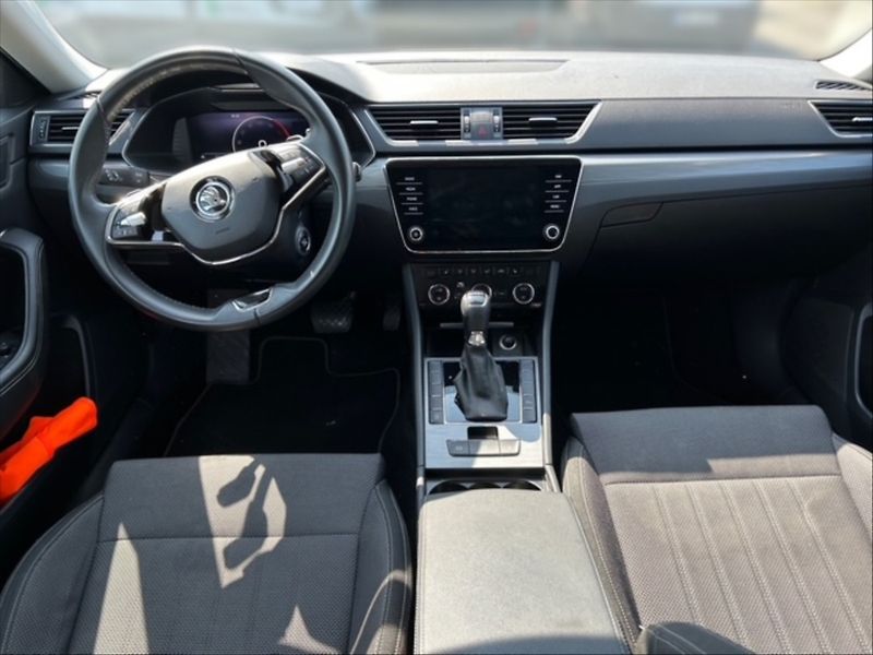 Škoda Superb 2,0 TDI Style AT - fotka 9 z 11