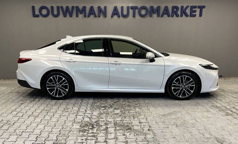 Toyota Camry 2.5 Hybrid AT EXECUTIVE - fotka 19 z 19
