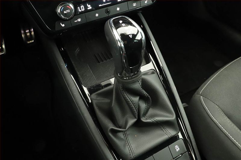 Škoda Kamiq (2024) 1.0 TSI, MONTE CARLO, AUTOMAT - fotka 10 z 15