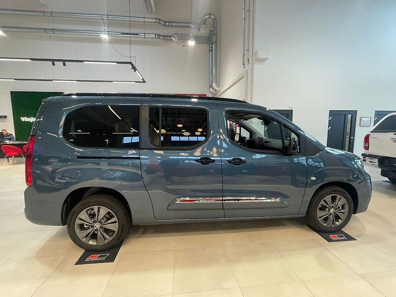 Toyota ProAce City Verso 1.5 D-4D M/T Family 7S - fotka 7 z 30