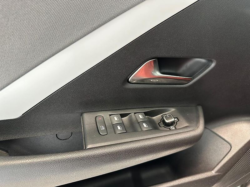 Opel Astra (2024) 1.5 BHDi,COM,aut.130HP,ČR,DPH - fotka 16 z 19