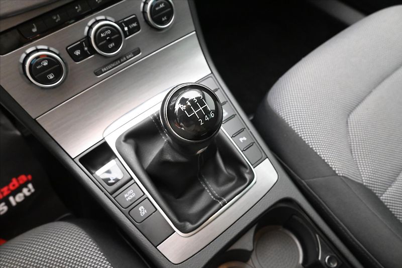 Volkswagen Passat 2,0 TDI 103kW Business Edition - fotka 22 z 31