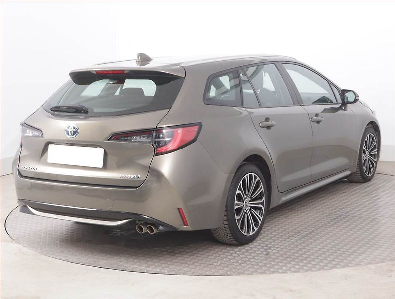 Toyota Corolla (2021) 2.0 Hybrid, Automat, Navi - fotka 5 z 16