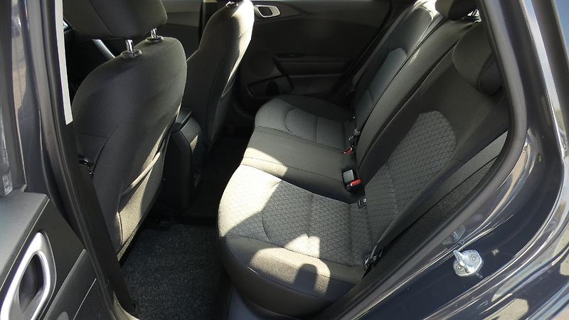 Kia Ceed SW 1.5 T-GDI SPIN 118kW DCT - fotka 19 z 22
