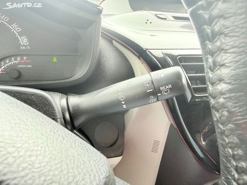 Toyota iQ 1.0 automat - fotka 21 z 22
