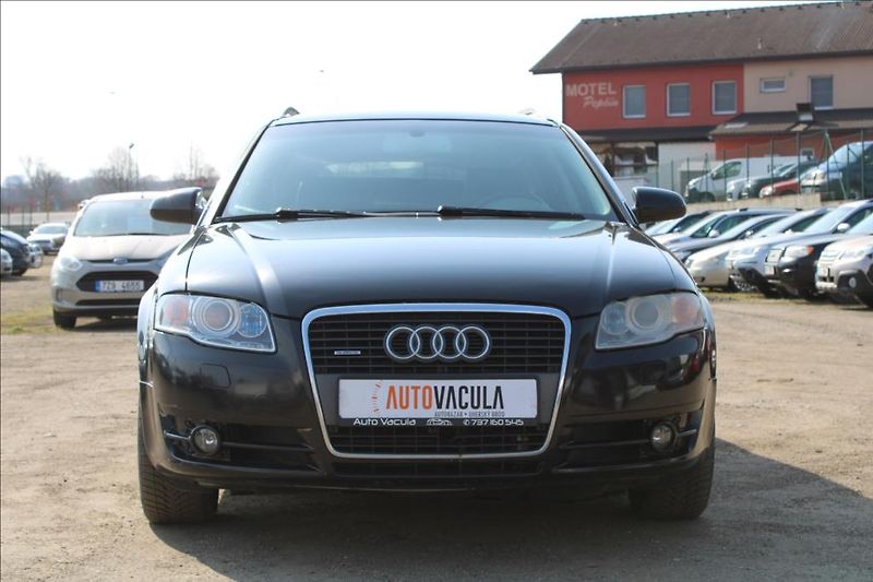 Audi A4 3,0 TDi  4x4,AUTOMAT,XENONY - fotka 2 z 29