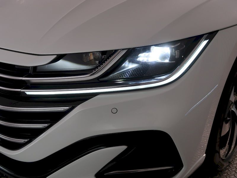 Volkswagen Arteon (2023) SB R-LINE 2.0 TDI 147KW DSG ZÁ - fotka 33 z 37