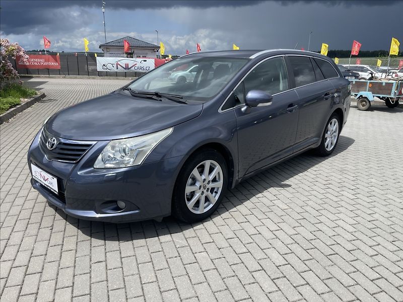 Toyota Avensis 2,0 D-4D 93 kw Klima bez koroz - fotka 25 z 30