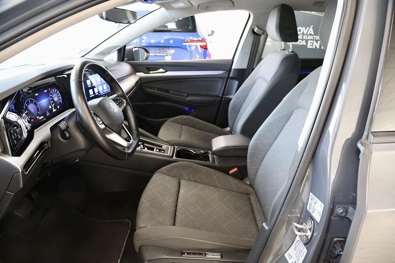 Volkswagen Golf Variant (2023) 2.0TDI DSG Display LED  - fotka 13 z 23