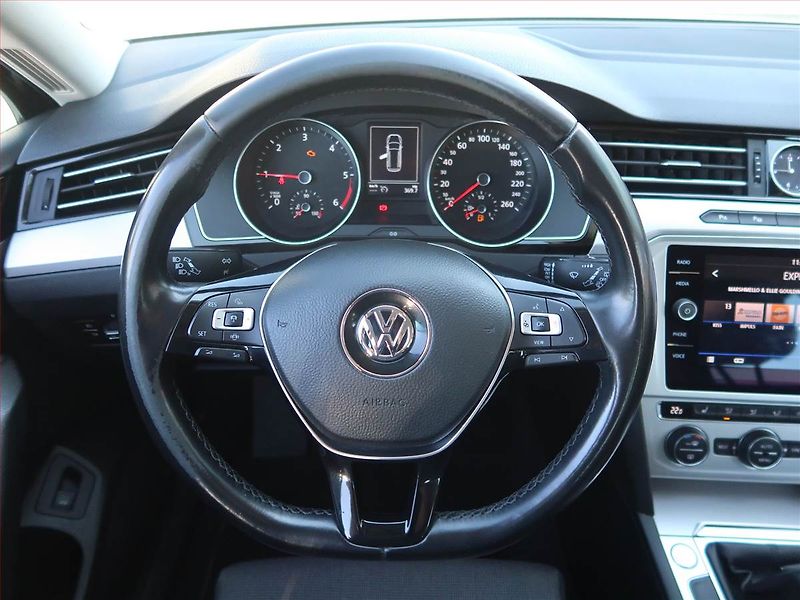Volkswagen Passat (2019) 2.0 TDI, Tempomat - fotka 17 z 17