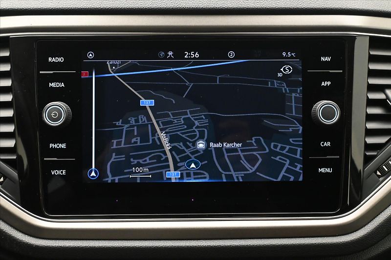 Volkswagen T-Roc 2,0 TDI 110kW Clever Navi Záru - fotka 20 z 30