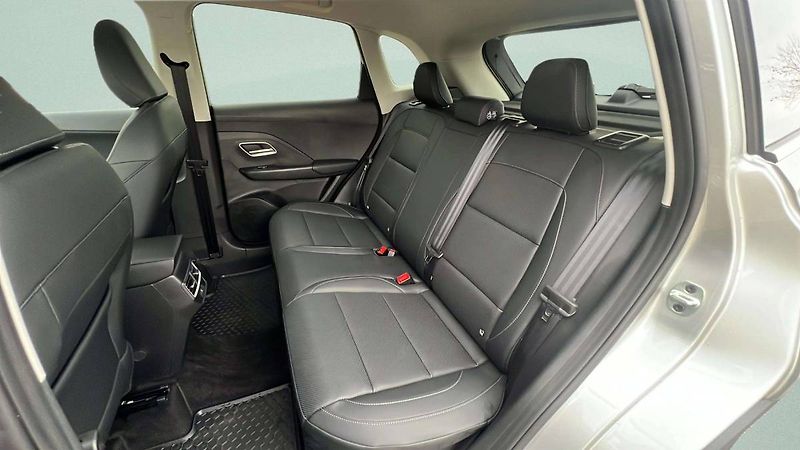 MG ZS HEV EXCLUSIVE 1.5L (145kW) SUV - fotka 34 z 49