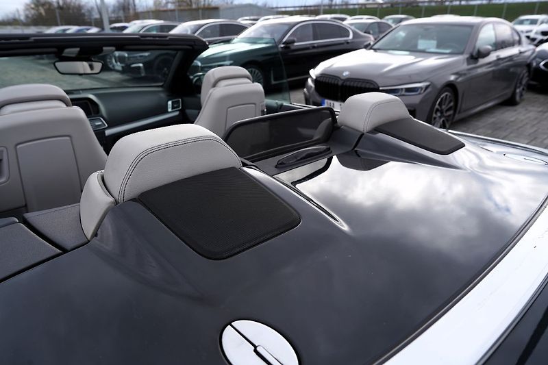 Mercedes-Benz Třídy E 200 CGI/cabrio/Avangarde/kůže - fotka 34 z 44