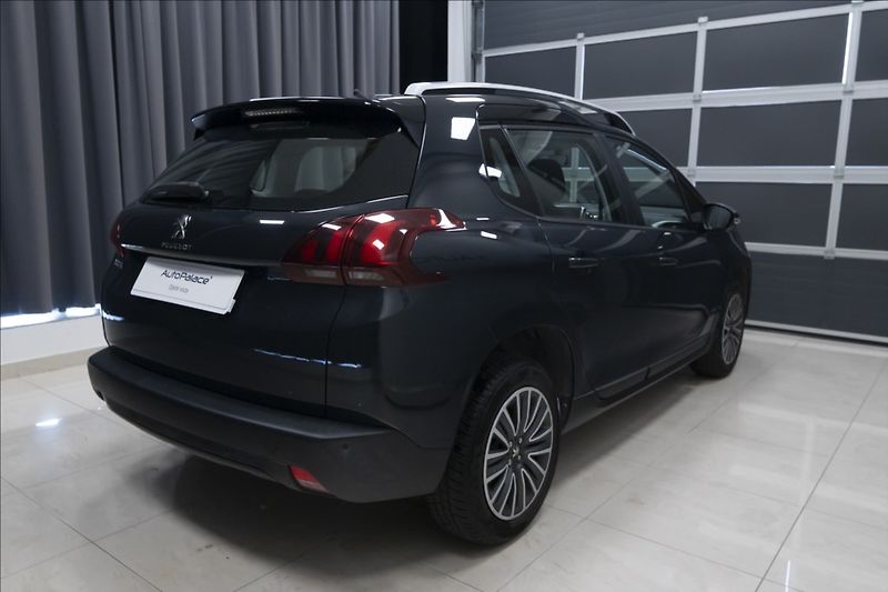 Peugeot 2008 1,2 i 1. AUT. AC VÝHŘEV 1. MAJ - fotka 4 z 36
