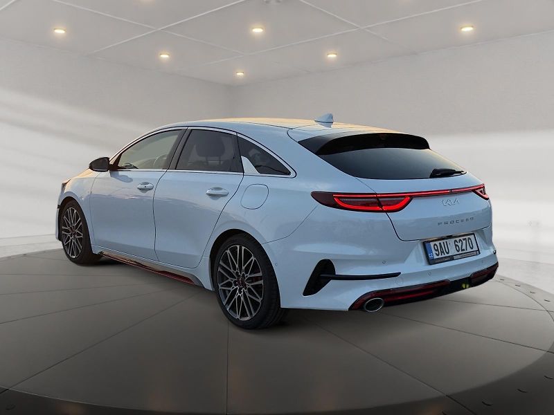 Kia ProCeed (2023) GT 1.6T-GDI 150kW CZ DPH - fotka 4 z 11