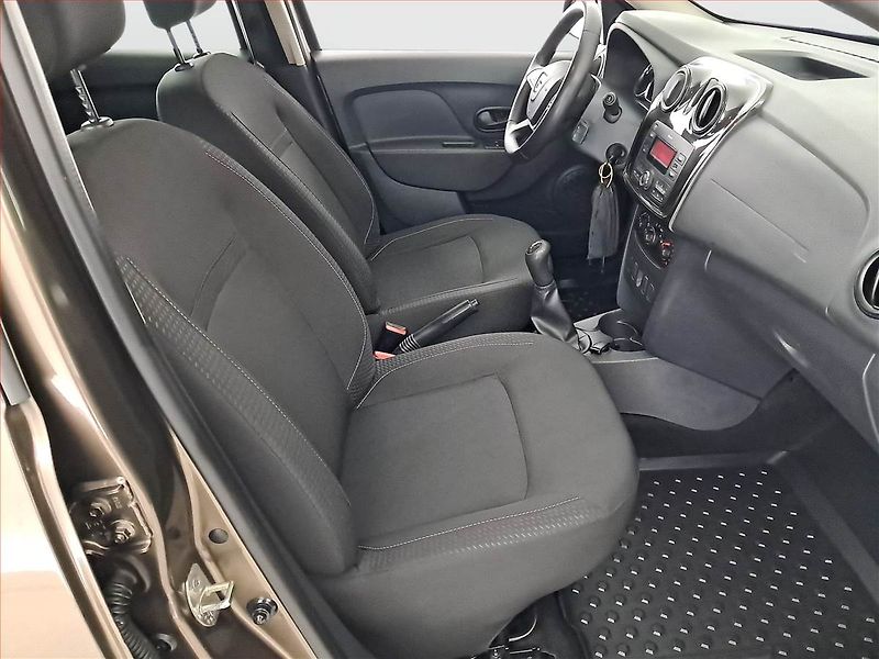 Dacia Logan (2018) 1.0 SCe, Serv.kniha - fotka 9 z 14