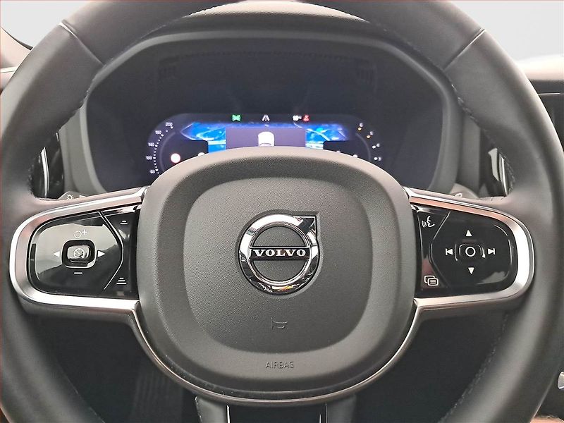 Volvo XC60 (2023) B4 AWD - fotka 17 z 17