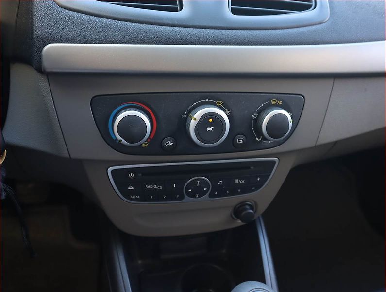 Renault Mégane (2012) 1.6 16V - fotka 12 z 15
