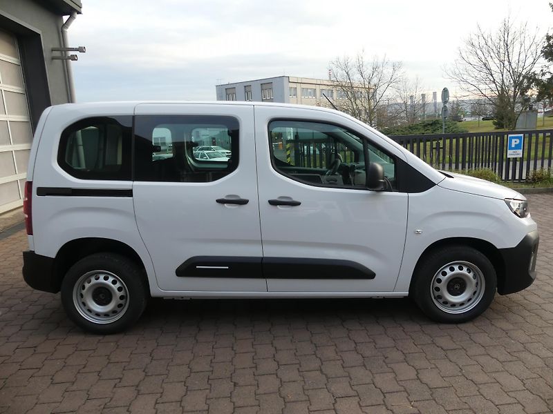 Citroën Berlingo (2026) YOU PROFI Diesel 100k Manual  - fotka 4 z 18