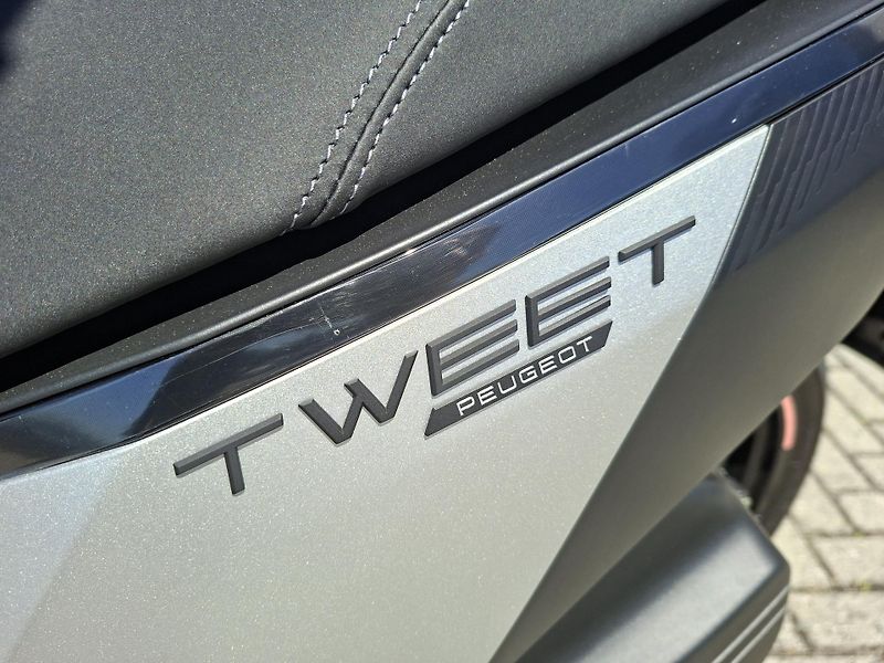 Peugeot Tweet 125i (2026) GT - fotka 9 z 11