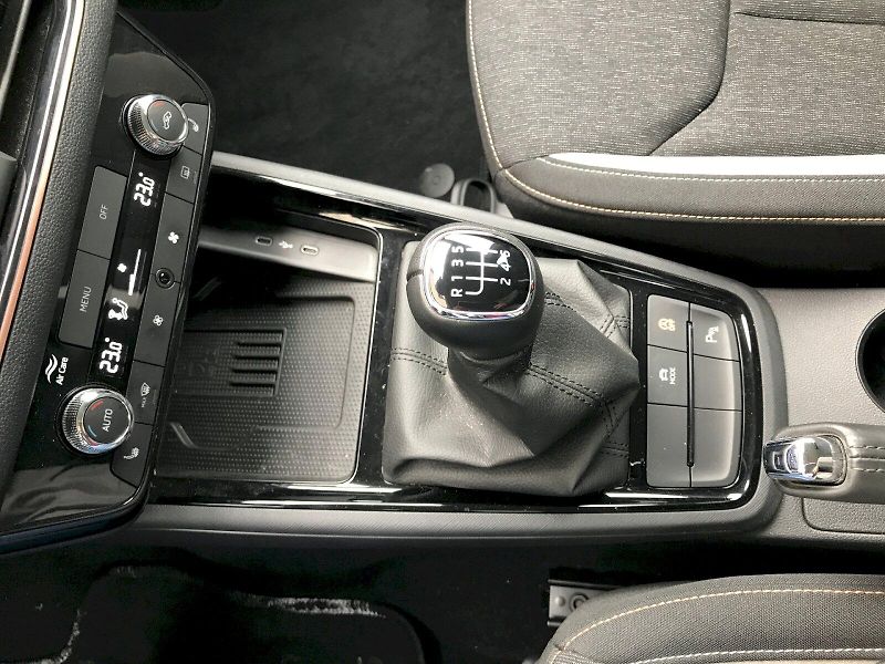 Škoda Kamiq (2024) SELEC TSI 85/1.0 M6F - fotka 16 z 25