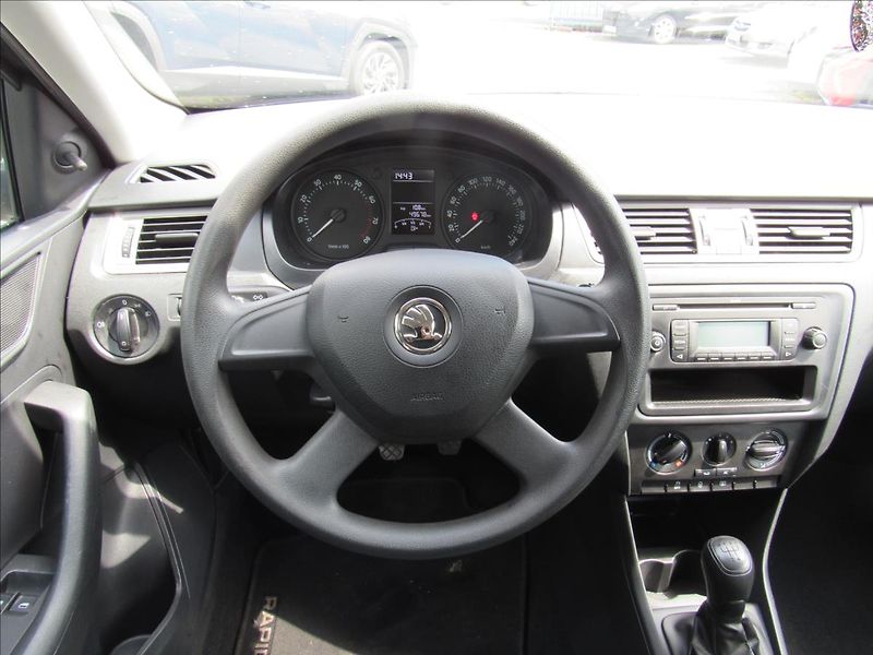 Škoda Rapid 1,2 MPi Active - fotka 12 z 27