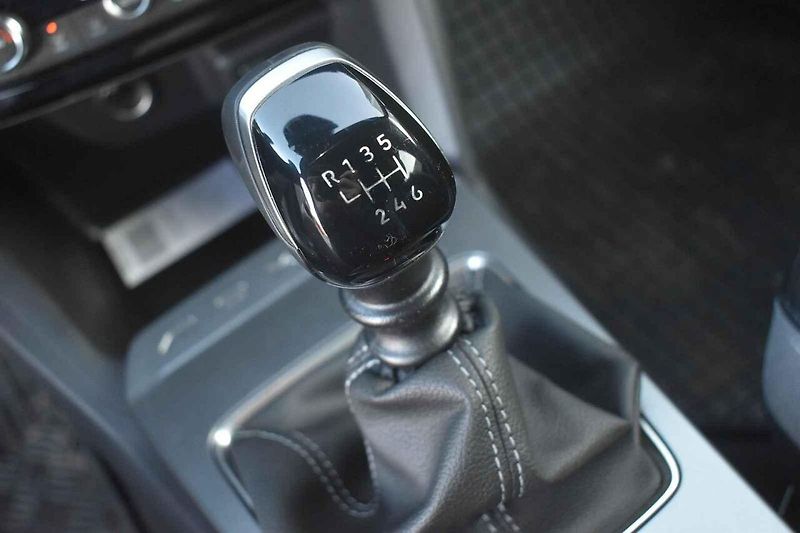 Opel Mokka je stále jedno z nejhezčích malých SUV.