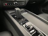Volvo XC60 B4 AWD MOMENTUM AUT  - náhled 26