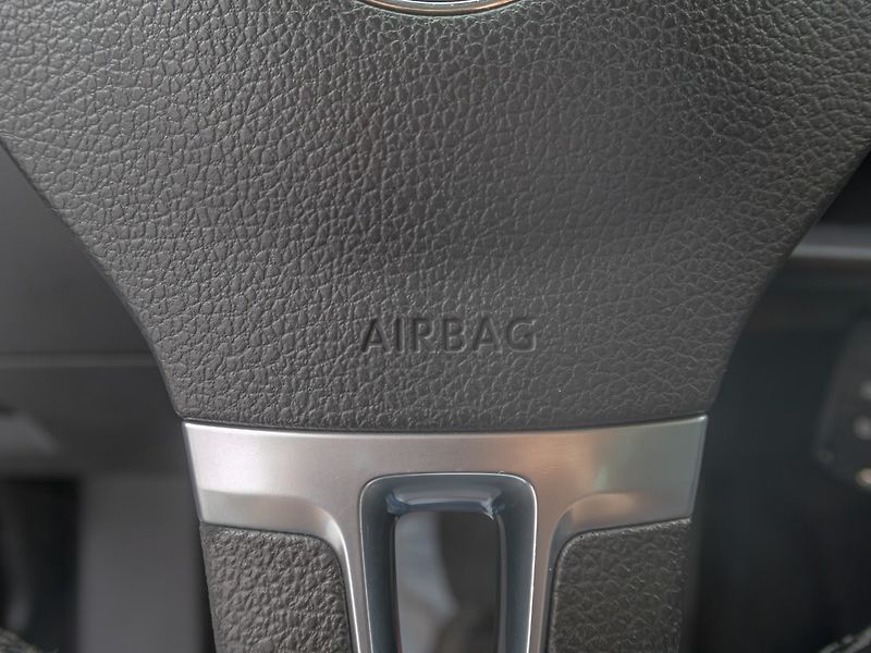 Volkswagen Golf (2010) 1.6TDI 77KW DSG – PO ROZVODECH - fotka 32 z 48