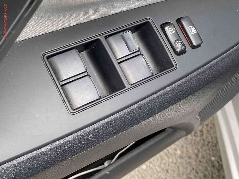 Toyota Avensis (2018) 2.0D-4D, ČR, Výhřev sed. - fotka 11 z 18