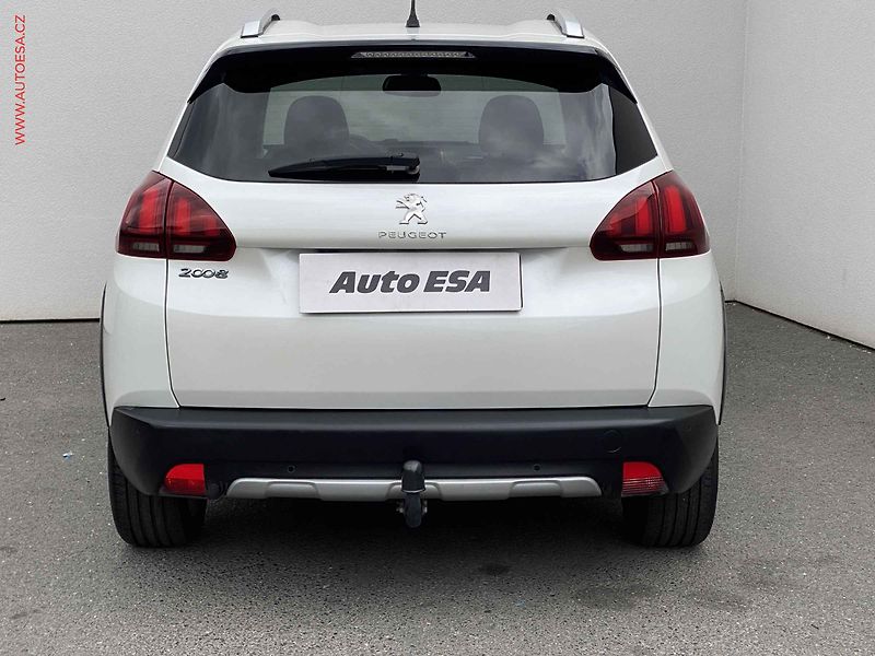 Peugeot 2008 (2018) 1.2 PT, Crossway, TZ, panor - fotka 5 z 18